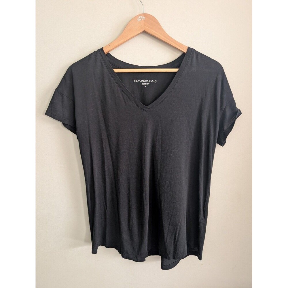 Beyond Yoga Black Vneck Tshirt S